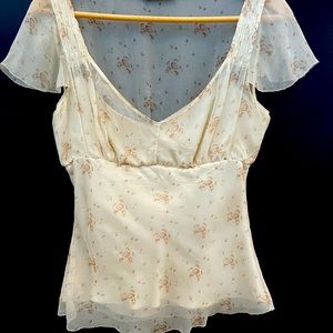 🔅Elie Tahari silk blouse. Super delicate 🔅